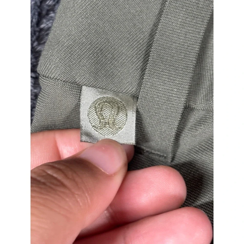 Lululemon Commission Golf Shorts 33 Olive Green Warpstreme LM7BMHS 7 Inch Inseam